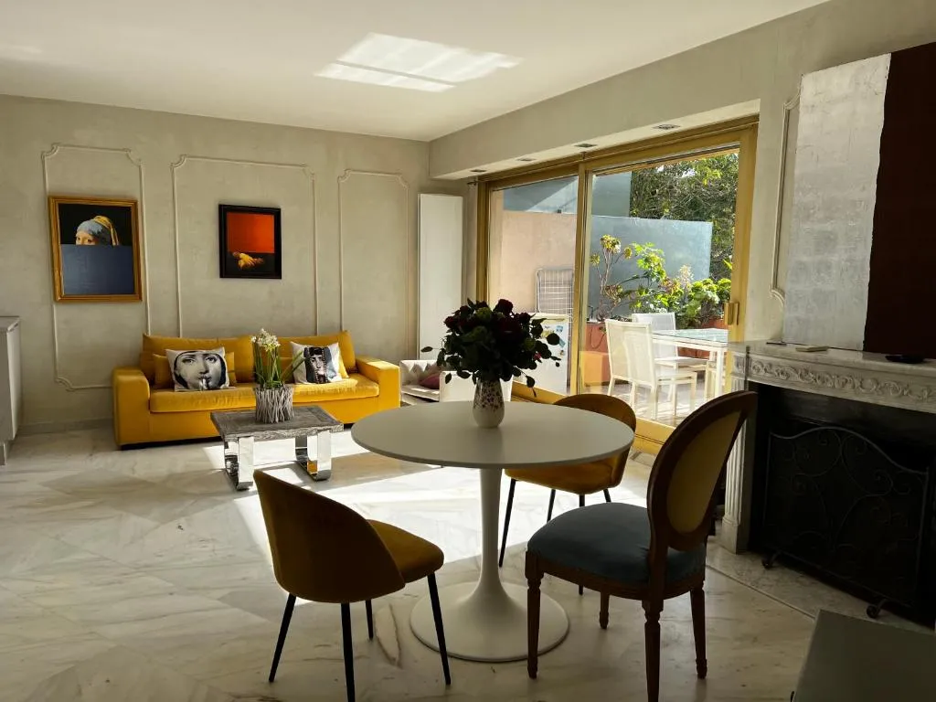 Image of Apartment Borromees