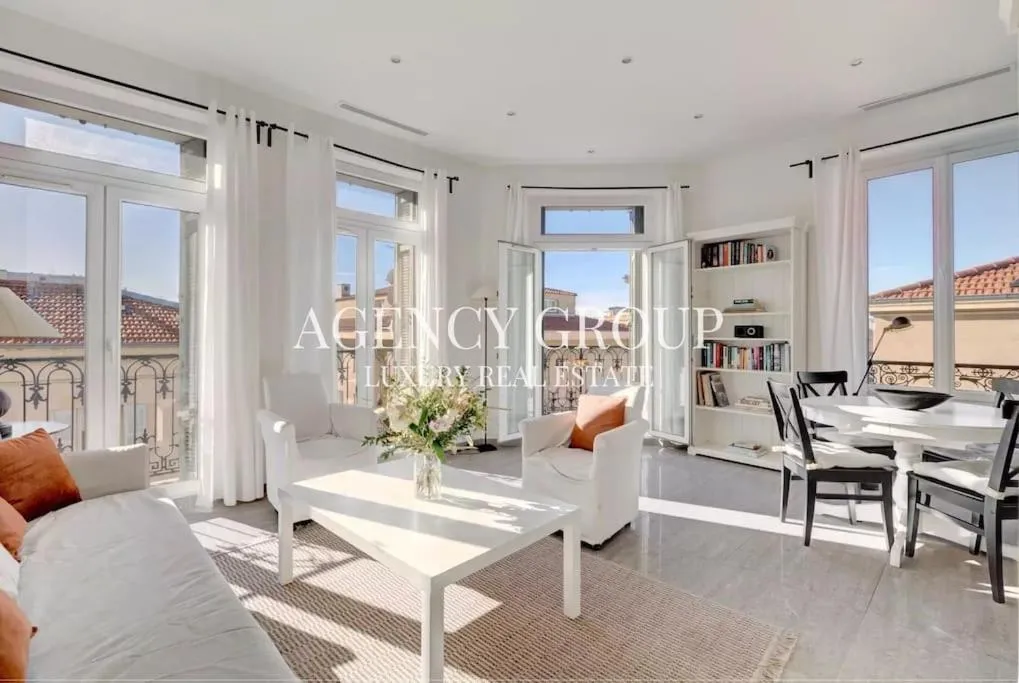 Image of Appartement 3 pièces – Centre Cannes – Vue Suquet
