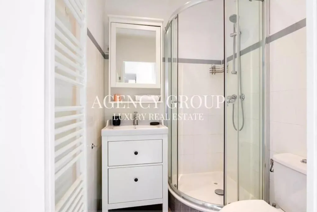 Image 2 of Appartement 3 pièces – Centre Cannes – Vue Suquet