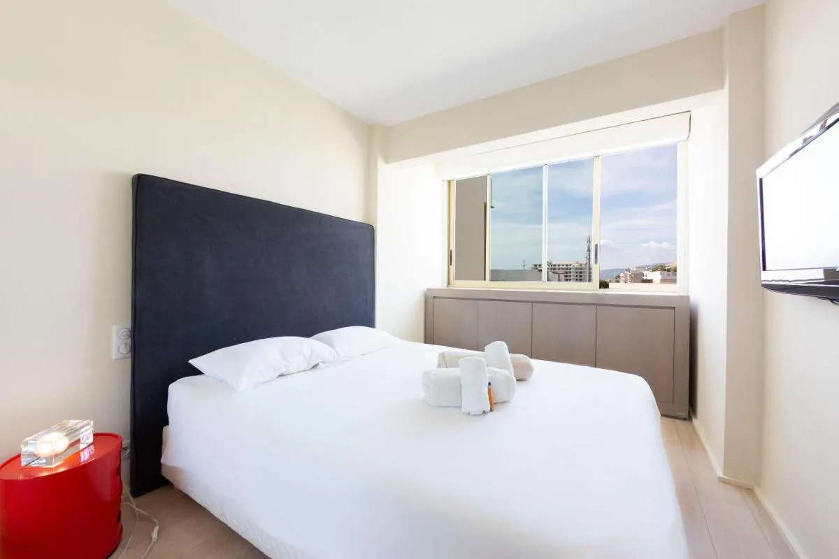 Image 1 of Appartement 70 m2 face à la mer, dernier étage, au bord des plages