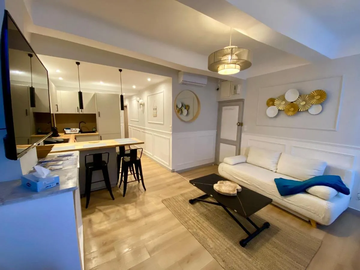 Image 3 of Appartement rénové Cannes Suquet