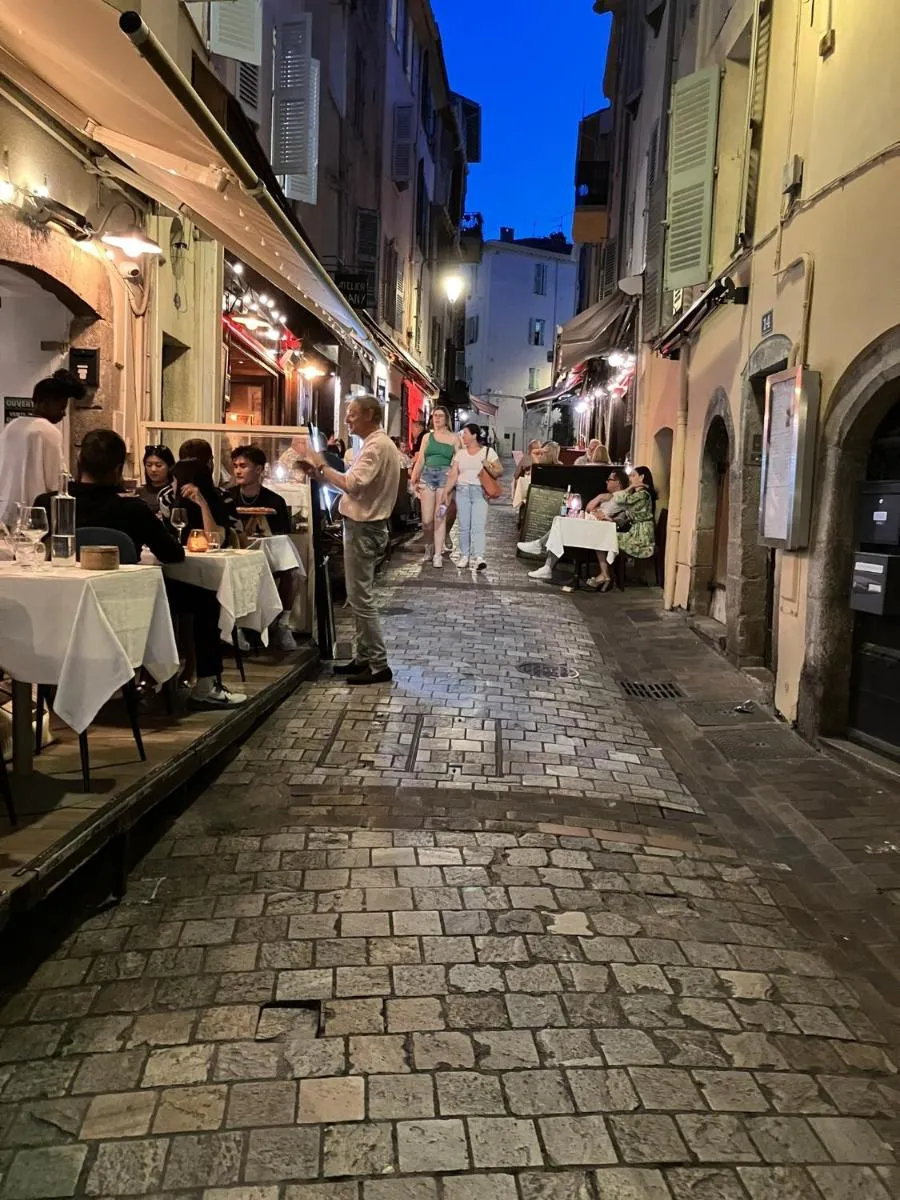 Image 5 of Appartement rénové Cannes Suquet