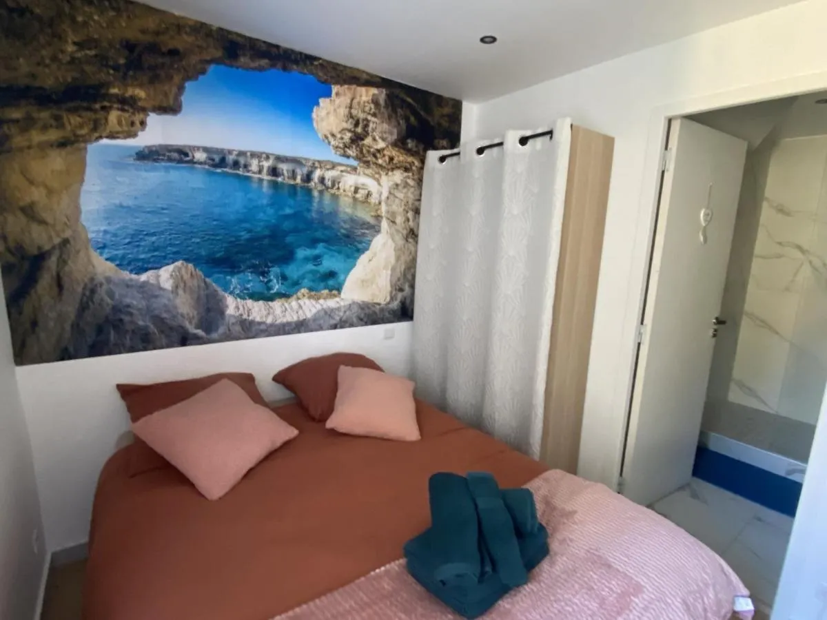 Image 1 of Appartement rénové Cannes Suquet