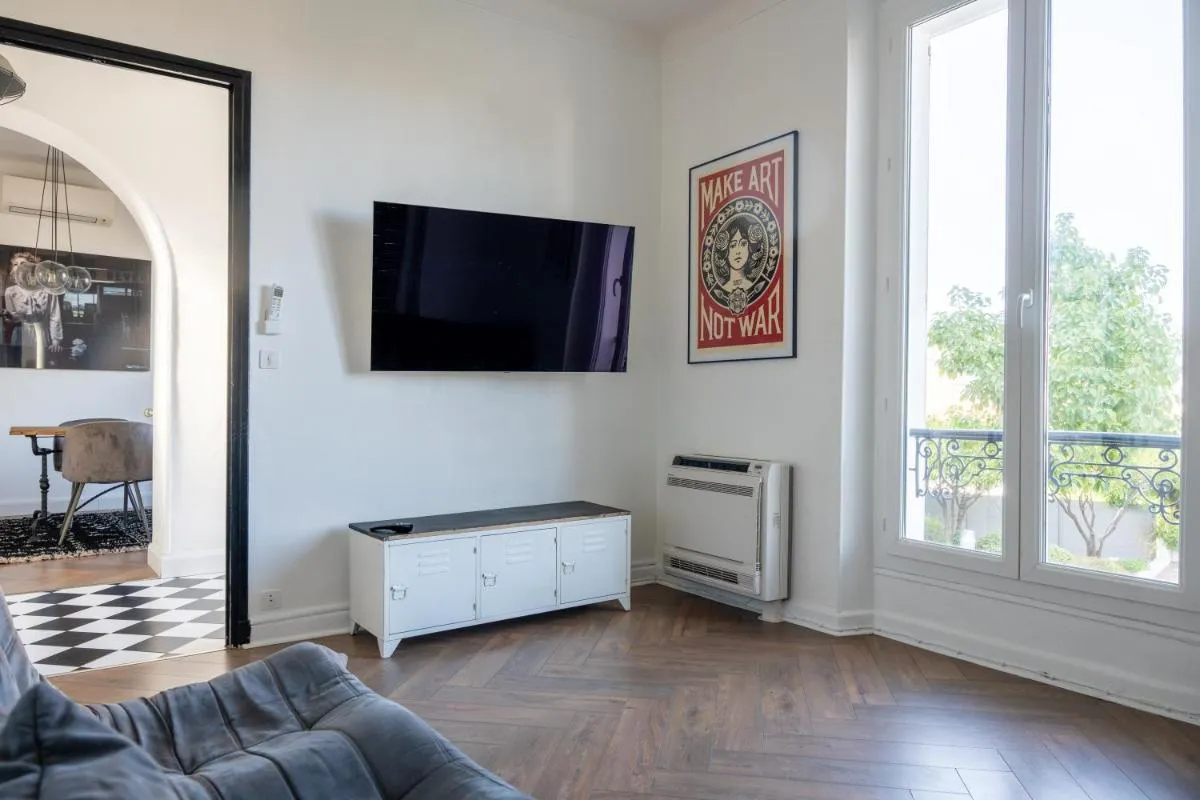 Image 2 of Beautiful Home w/ AC – Close to Exhibition & Beach