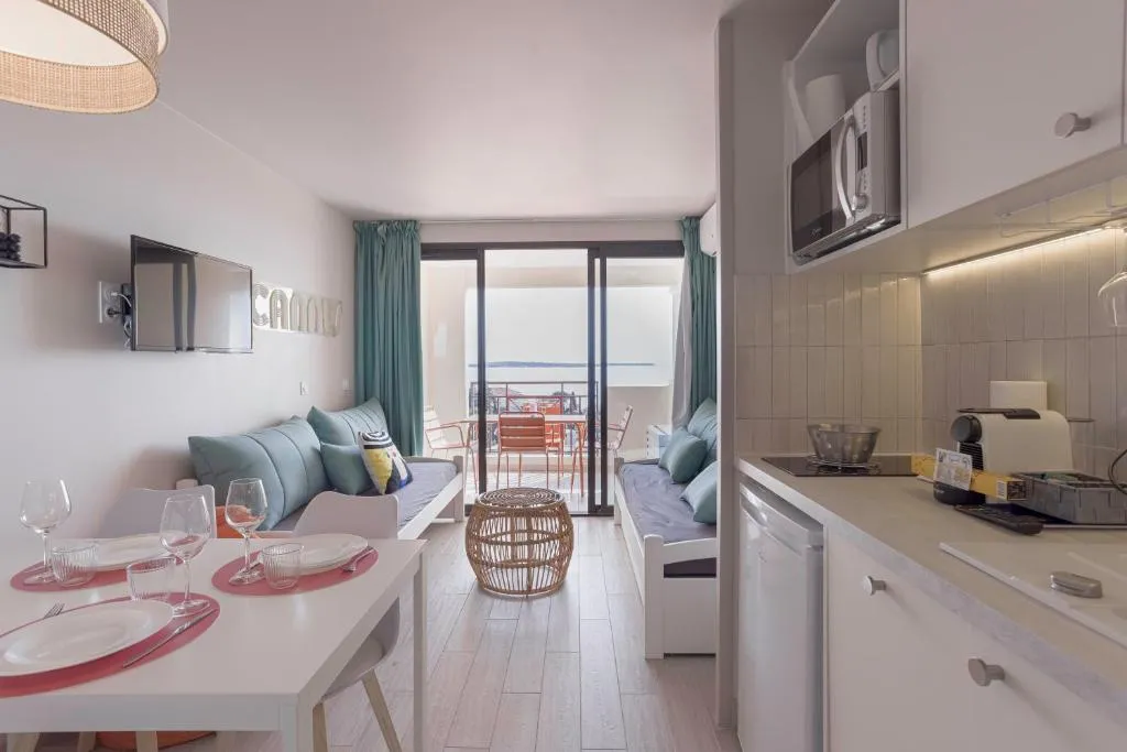 Image 2 of Bella Vista – Piscine, vue mer, parking, clim