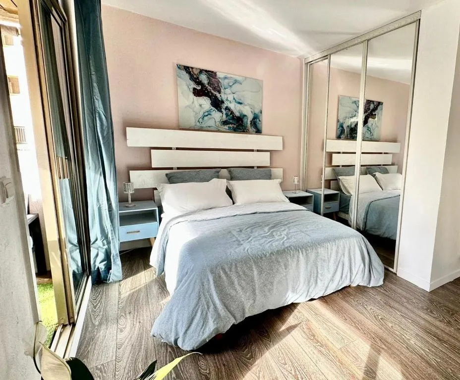 Image 3 of Butterfly-Palais des Festival-center-quiet-AC-Wi Fi parking