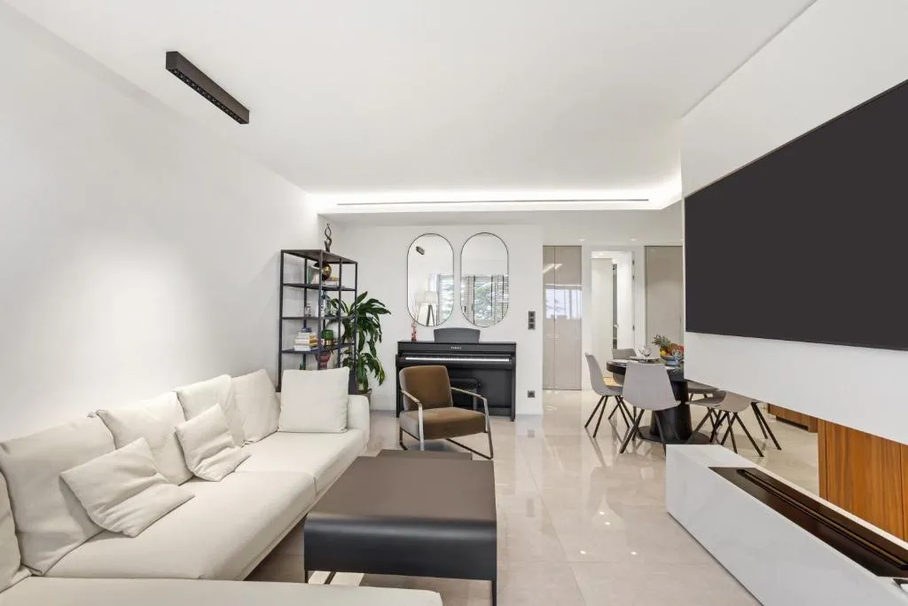 Image 4 of Cannes, St Michel Valetta