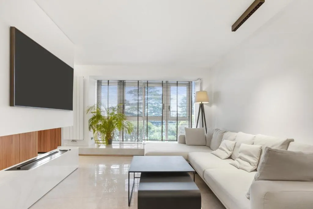 Image 1 of Cannes, St Michel Valetta