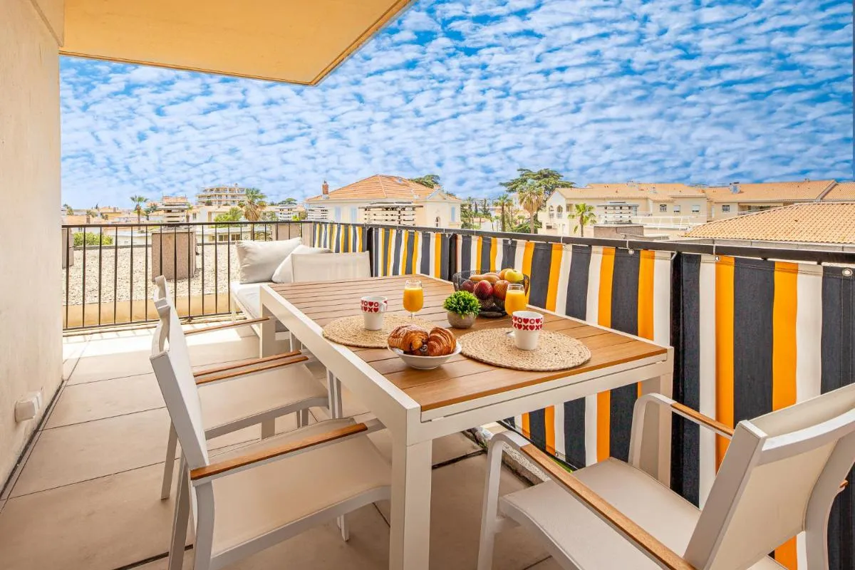 Image 3 of Cannes au Calme à 10 mn à pieds du centre, aperçue mer – Parking gratuit