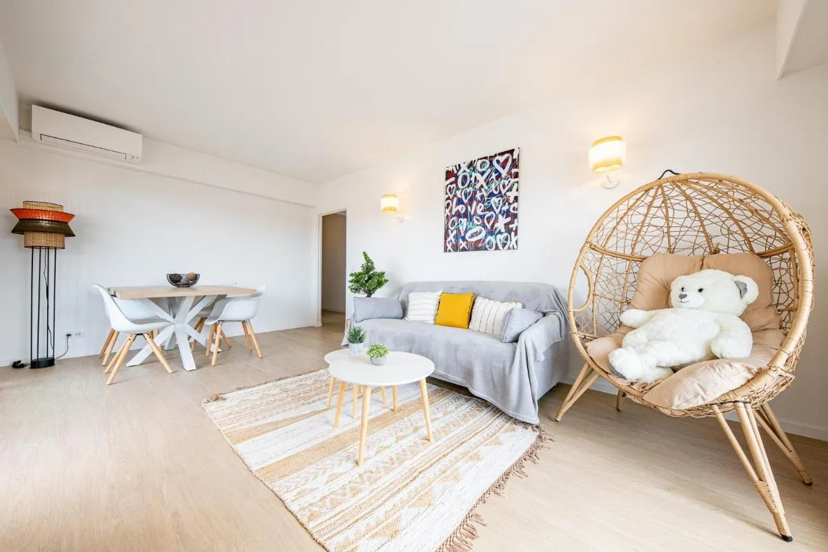 Image 6 of Cannes au Calme à 10 mn à pieds du centre, aperçue mer – Parking gratuit