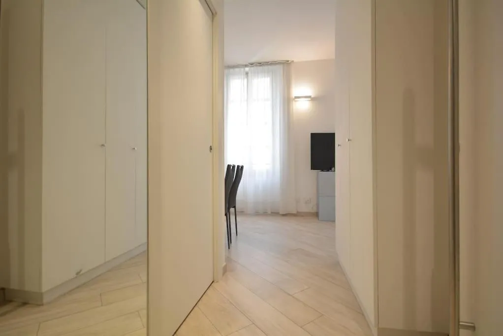 Image 1 of Carlton Suite avec lit King Size