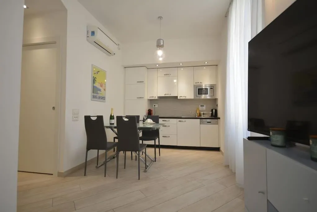 Image 6 of Carlton Suite avec lit King Size