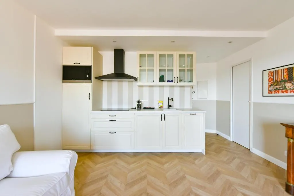 Image 6 of Charmant studio avec terrasse centre Cannes