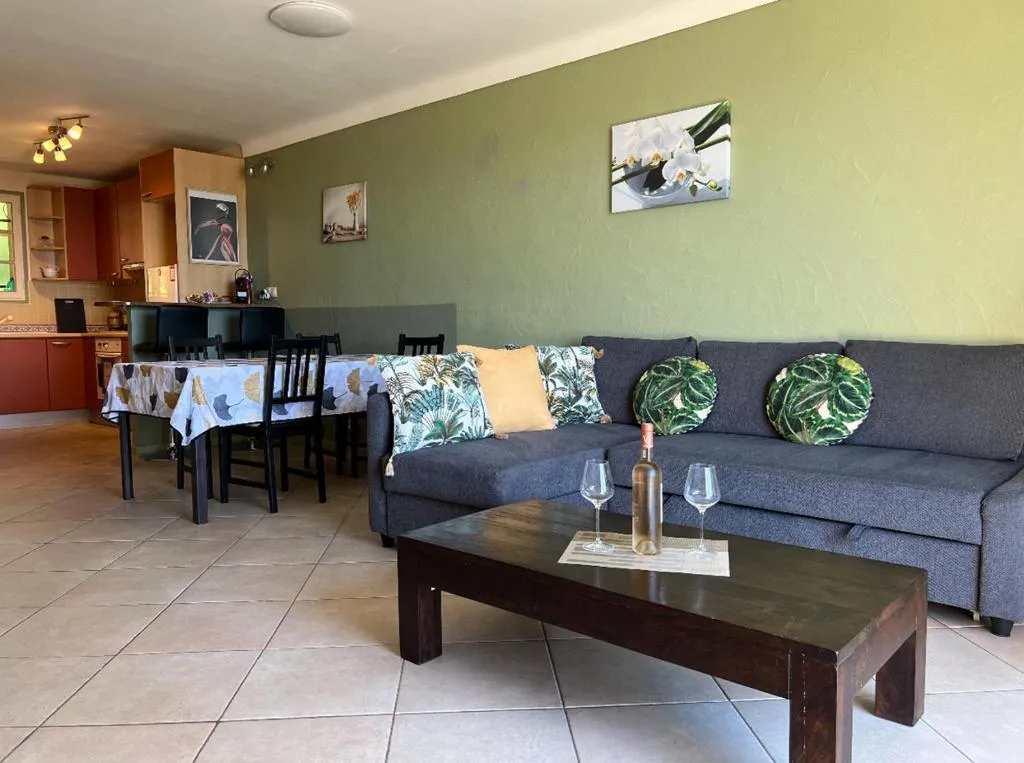 Image 4 of Charming Villa-Appartement Of 95 M2 With A View On The Sea