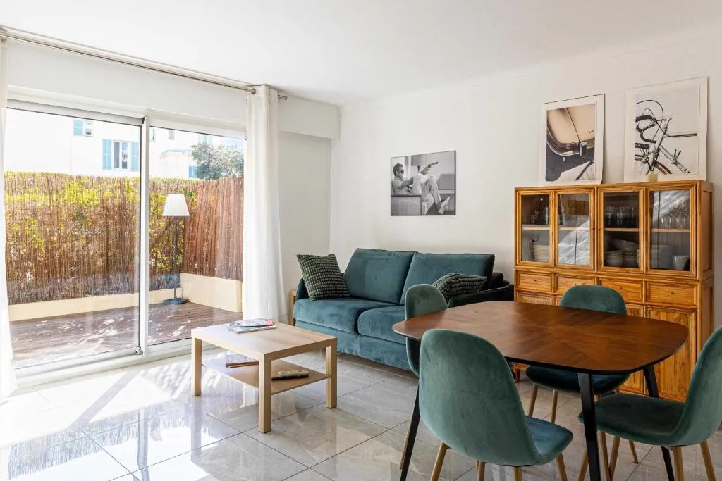 Image 2 of Charming apt with large terrace and AC