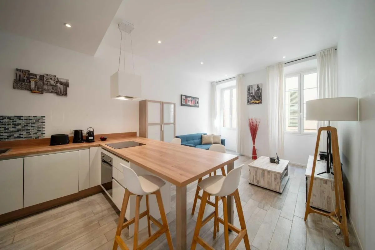 Image 1 of Charming flat 4 people – Meynadier – 100m Vieux port