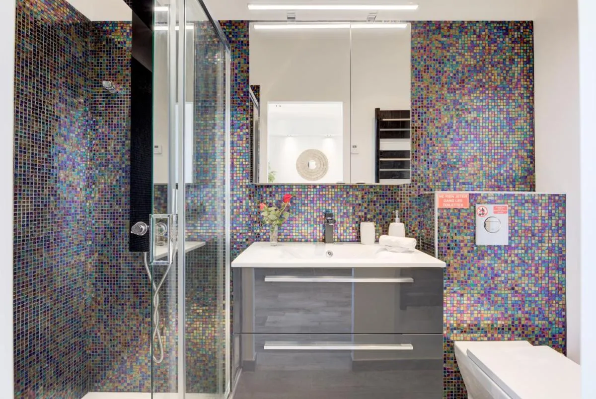 Image 2 of Cocoon in Cannes Sea View.