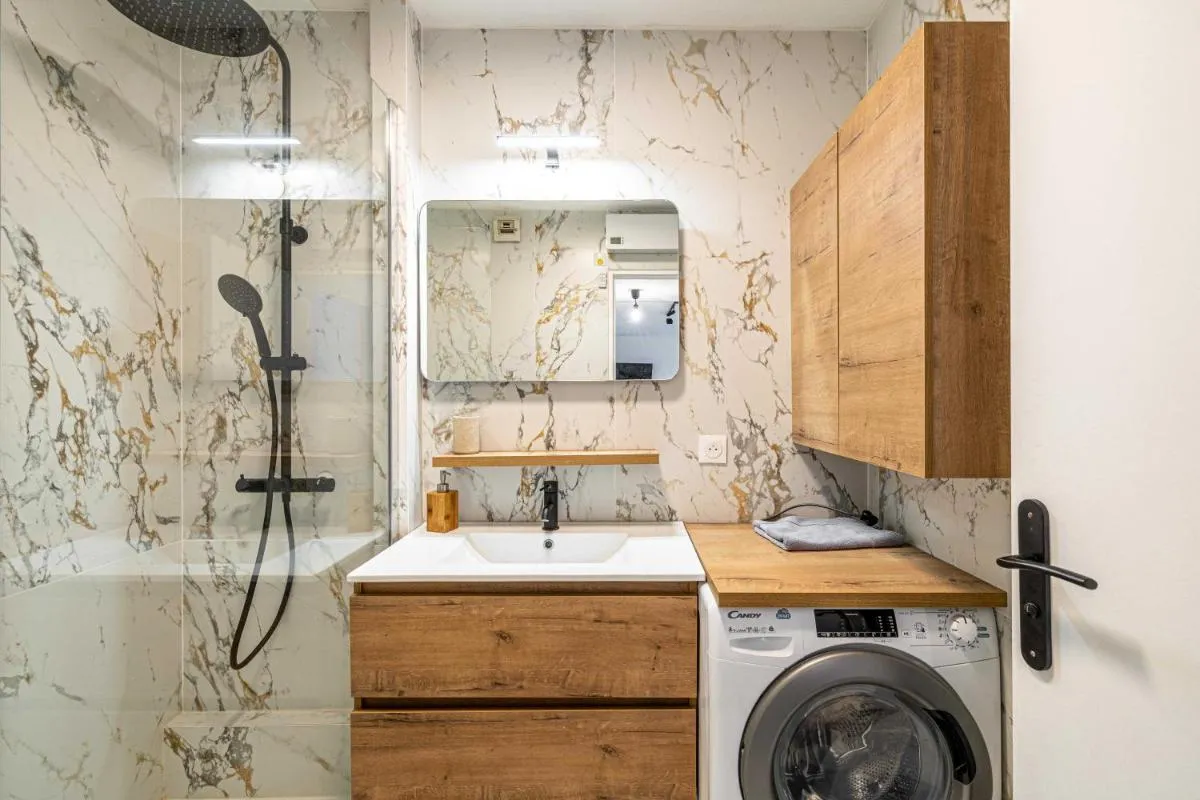 Image 2 of Comfort and serenity with AC Parking and Balcony