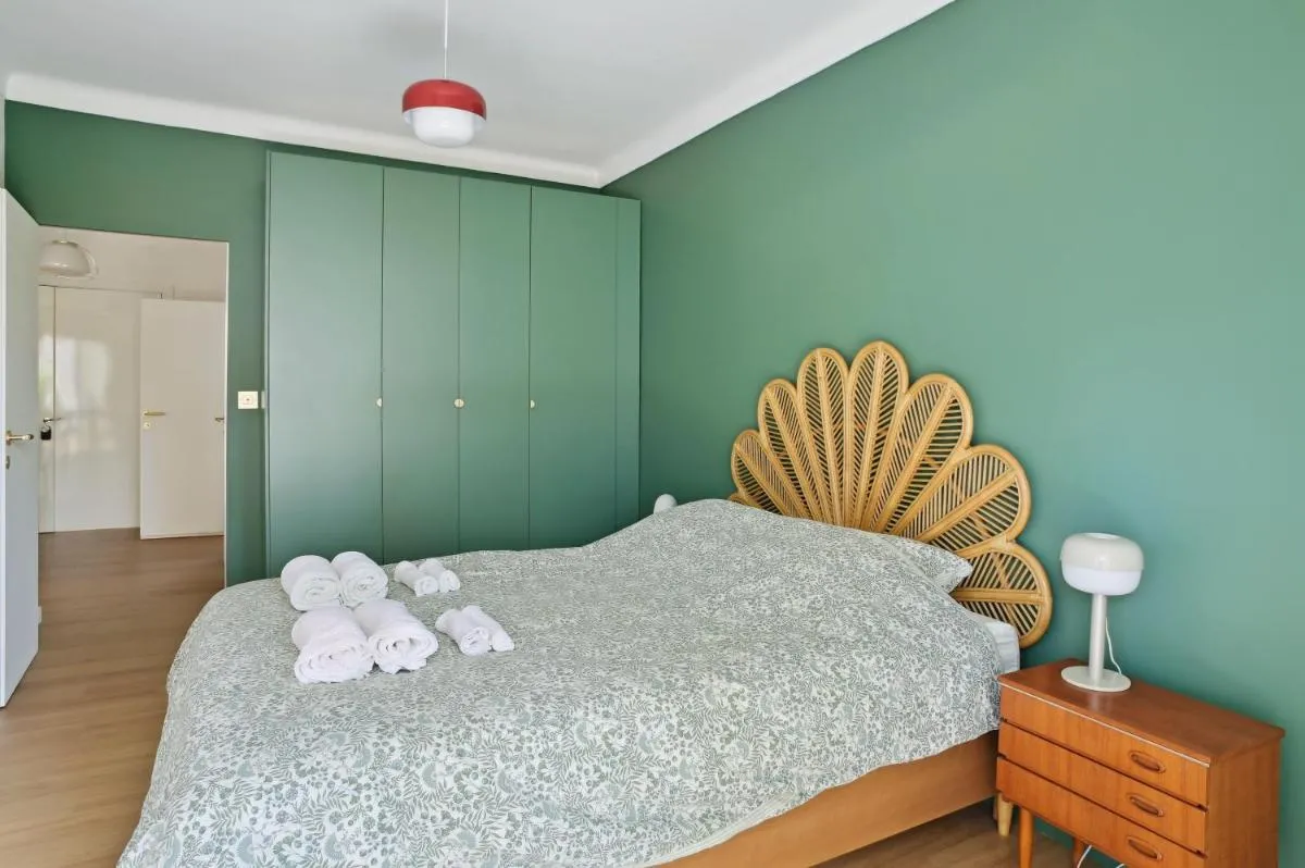 Image 5 of Designer flat, luxurious, close from Palais, terrasse, private garage, Air Conditoning