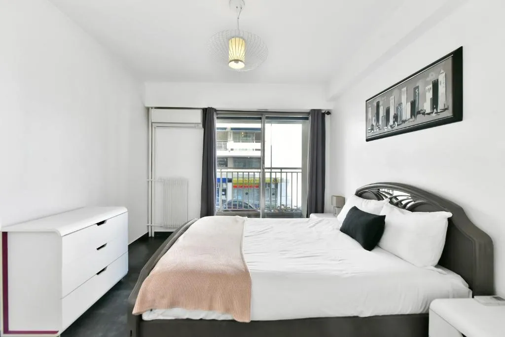 Image 4 of Grand 3 pièces balcon attenant Cannes