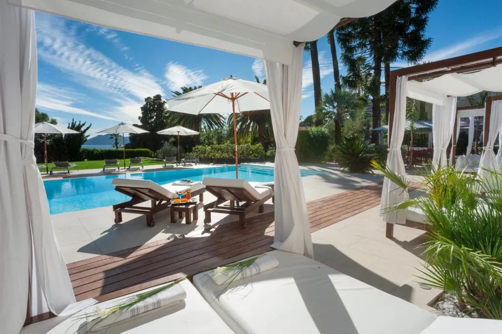 Image 2 of Hôtel Château de la Tour