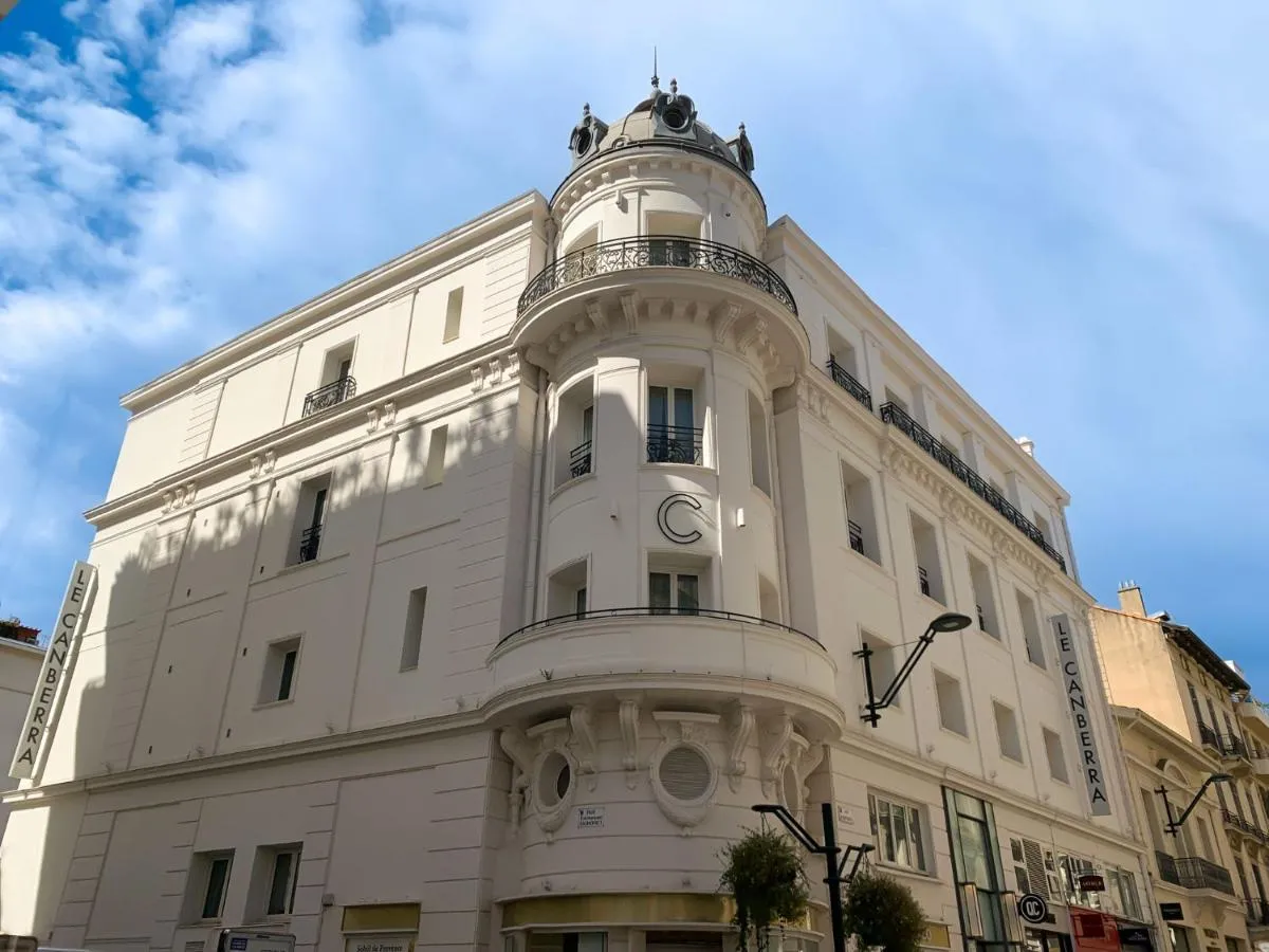 Image 5 of Hôtel Le Canberra