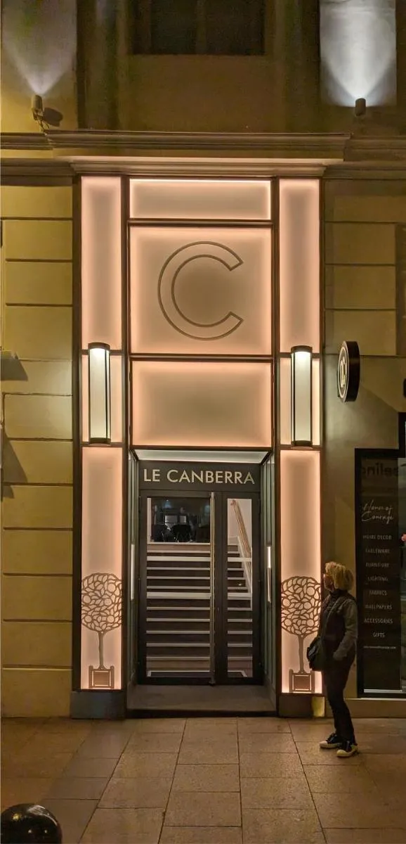 Image 6 of Hôtel Le Canberra