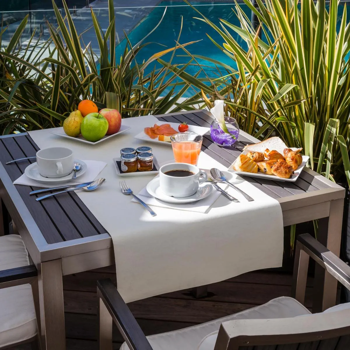 Image 4 of Hôtel Le Canberra