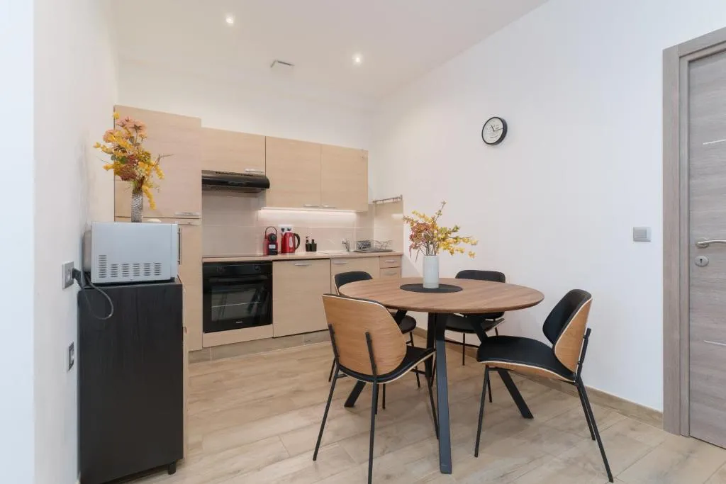 Image 4 of IMHOST -Cannes Centre Rue Hoche Palais – Croisette plage