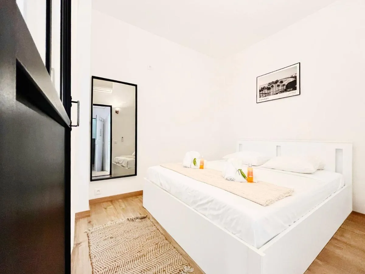 Image 2 of L’Iris – Suquet Cannes Centre