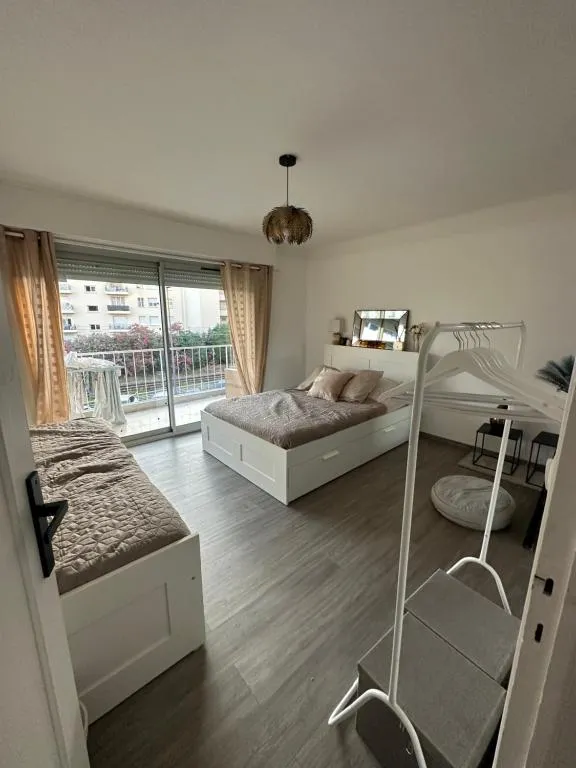 Image of La Perle Blanche