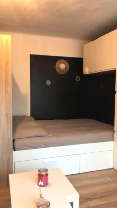 Image 6 of La Petite Suite