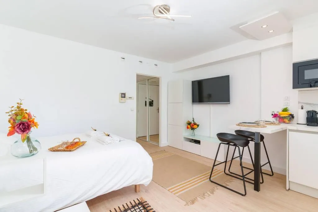 Image 1 of Le Bristol By ApiRent #Climatisation #Terrasse #Central