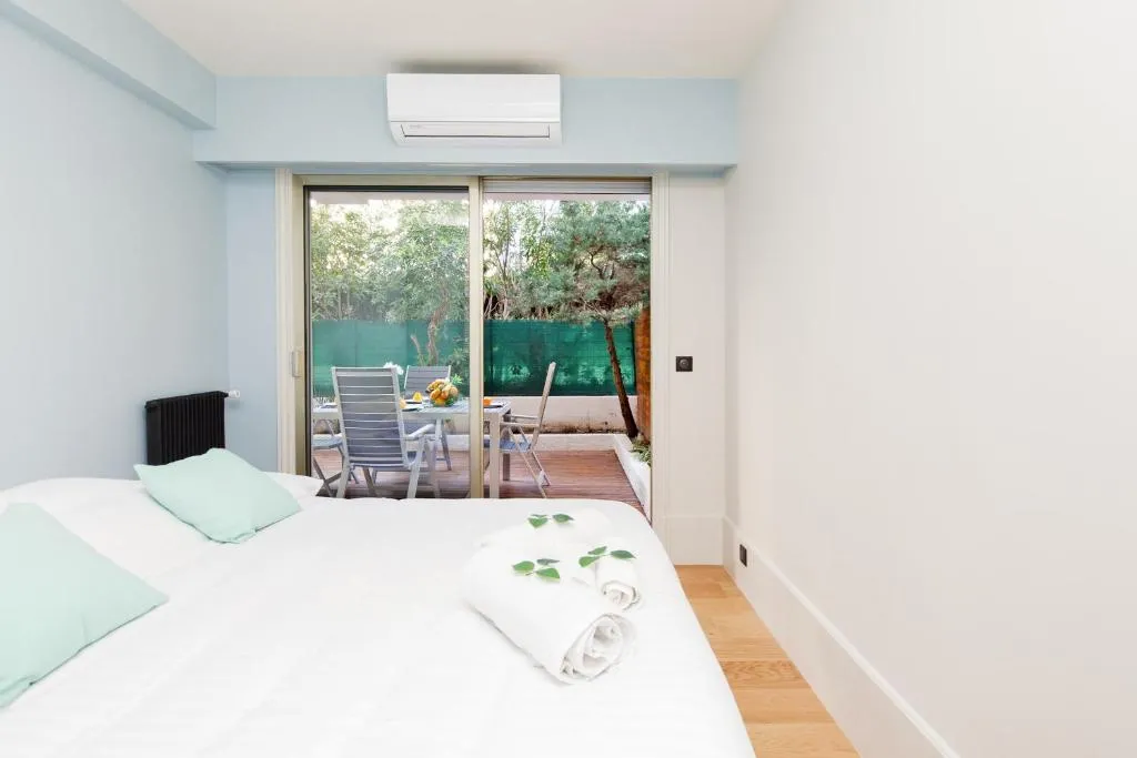 Image 5 of Le California – Plage Parking privé gratuit Terrasse