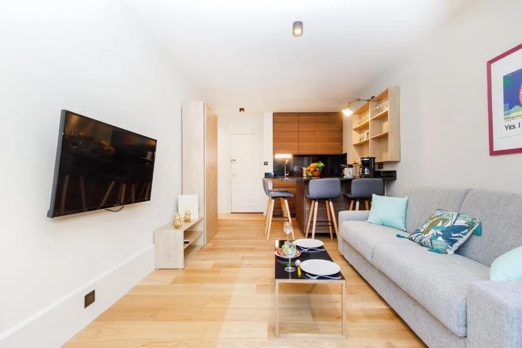 Image 6 of Le California – Plage Parking privé gratuit Terrasse