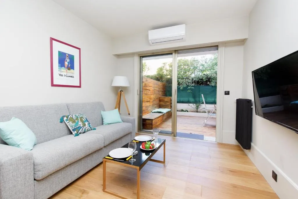 Image 4 of Le California – Plage Parking privé gratuit Terrasse