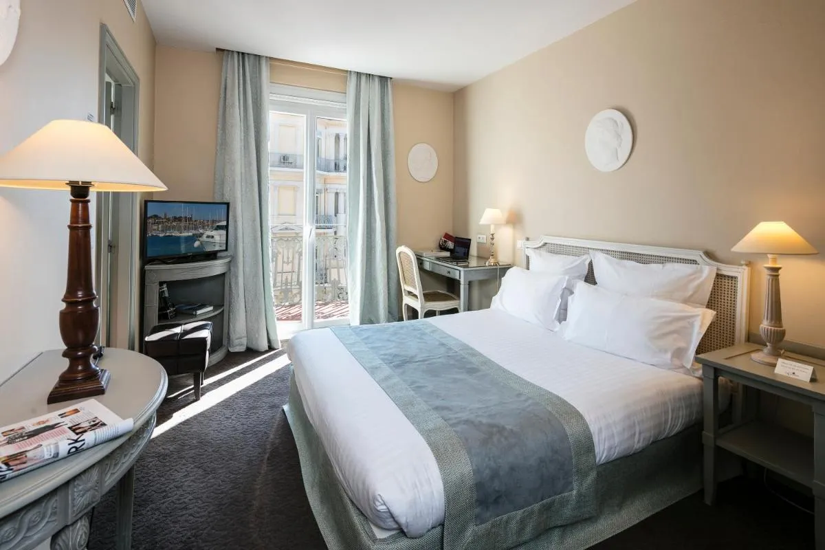 Image 3 of Le Cavendish