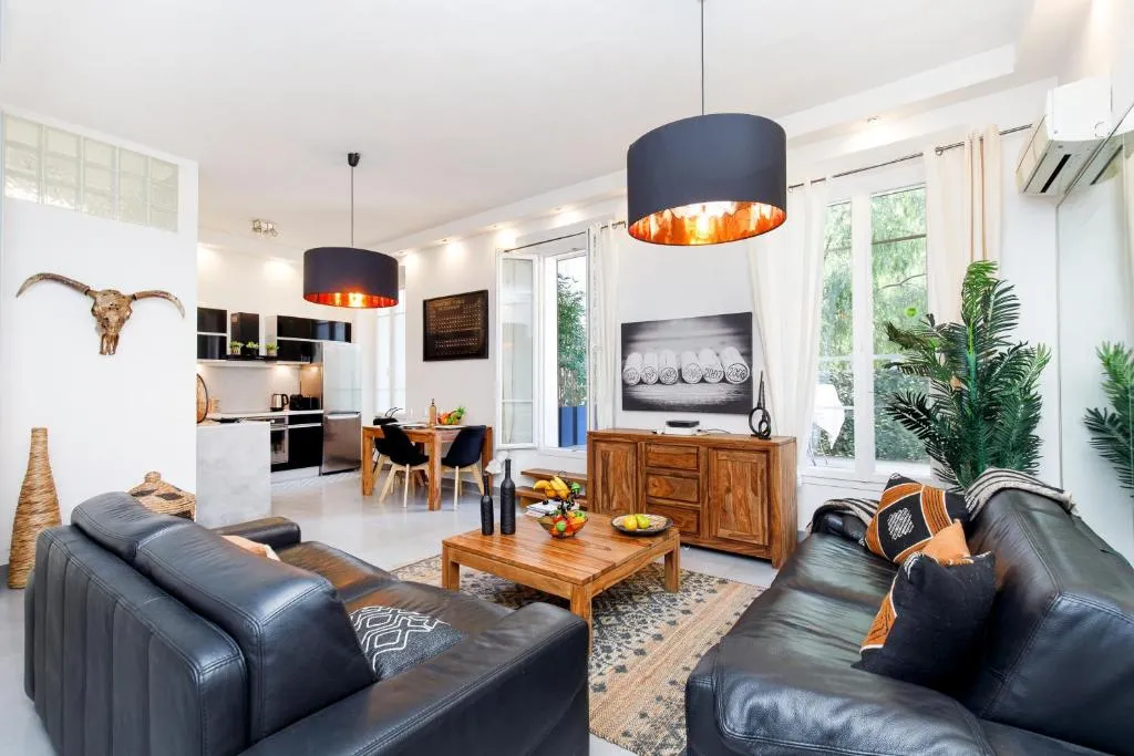 Image 2 of Le Cocon des Artistes – Coeur de Cannes – Spacieux – Terrasse – Clim