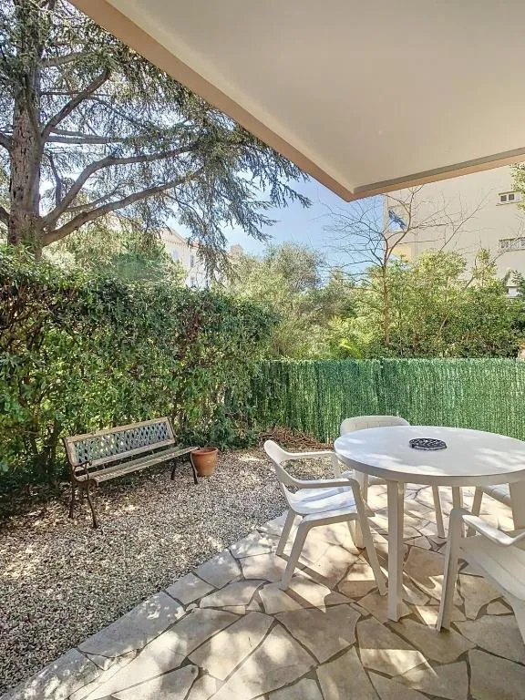 Image 4 of Les Aliscamps – 4 pers – Terrasse – Cannes