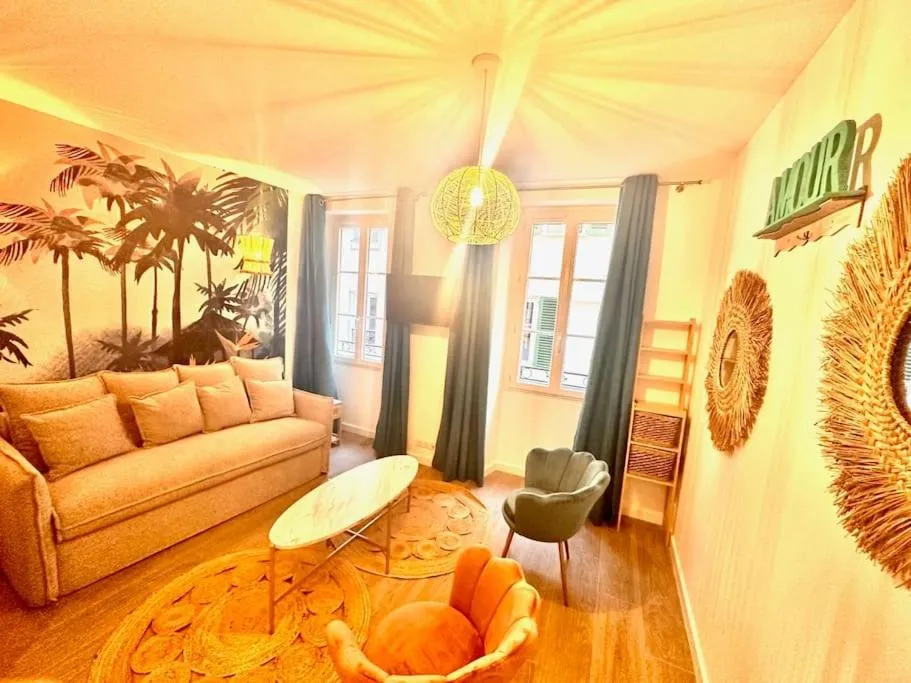 Image of Les Appartements de Nana 2 – T2 Hypercentre, Rue Meynadier, Palais & Plage, clim, wifi