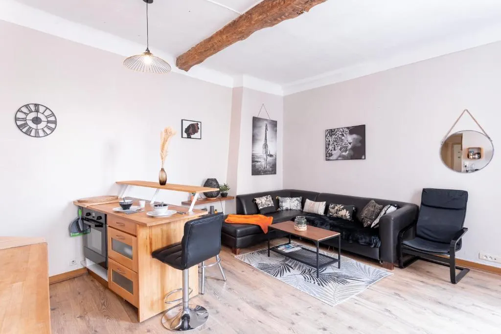 Image 2 of Les Halles Forville – Palais, plages, wifi, clim