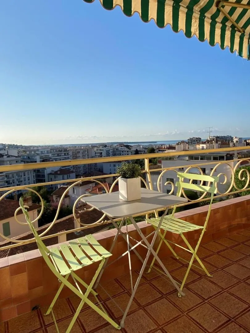 Image 3 of Luxe and Retro near Centre Ville