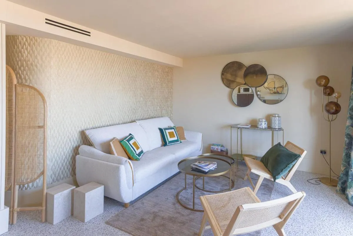 Image 4 of Luxe and Retro near Centre Ville