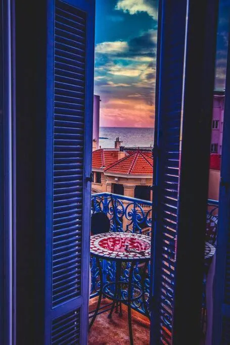 Image 3 of Luxury 3 Bd Aptment with Sea view