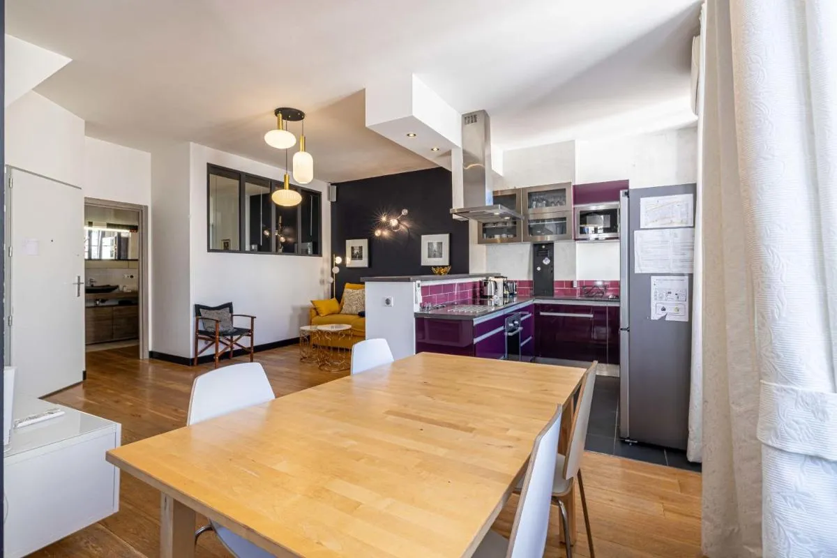 Image 2 of Magnificent 2 bedrooms apartment rue Meynadier – 2BR6p – Cannes Center