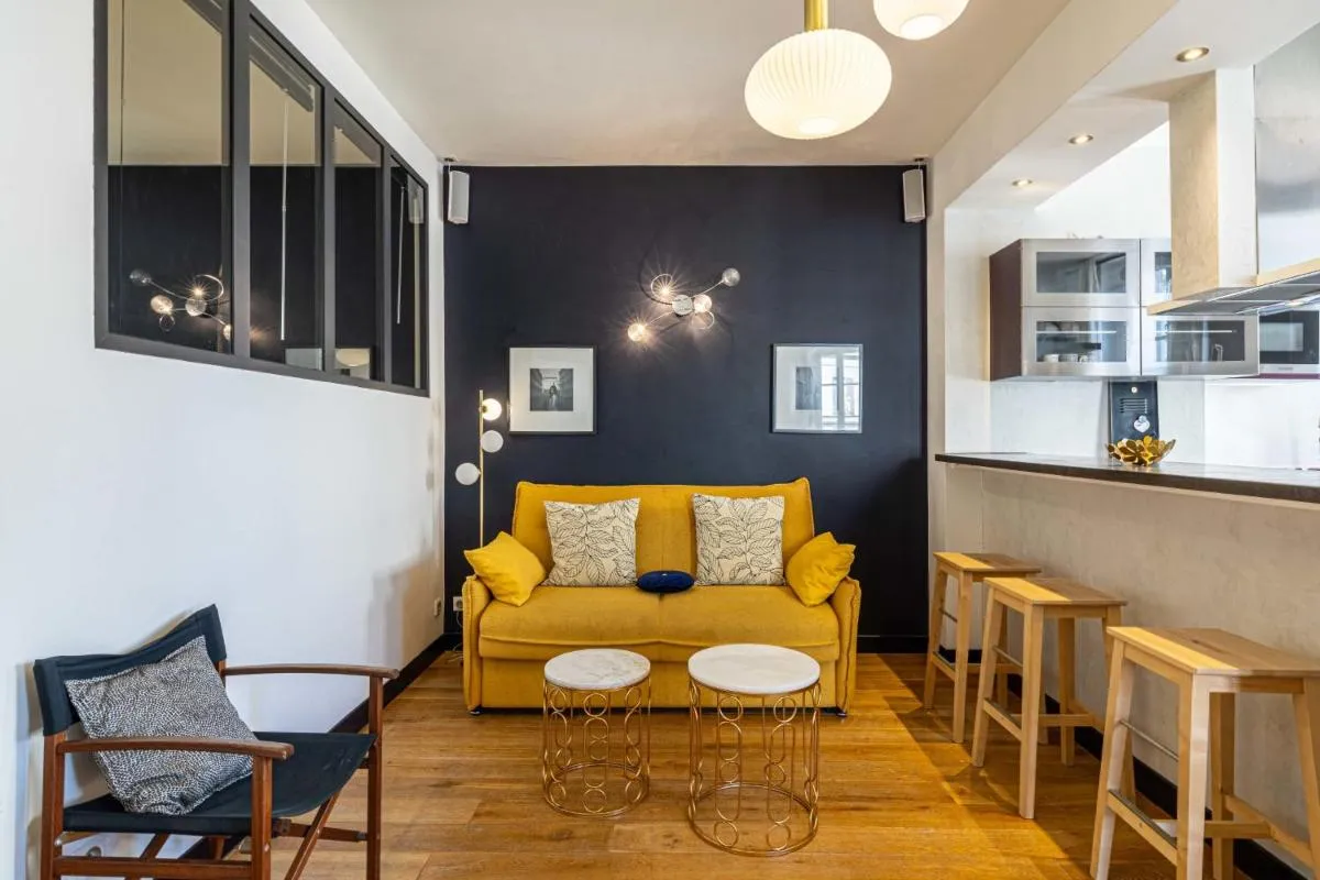 Image 1 of Magnificent 2 bedrooms apartment rue Meynadier – 2BR6p – Cannes Center