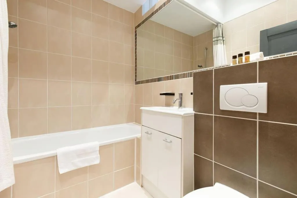 Image 2 of Morgana YourHostHelper