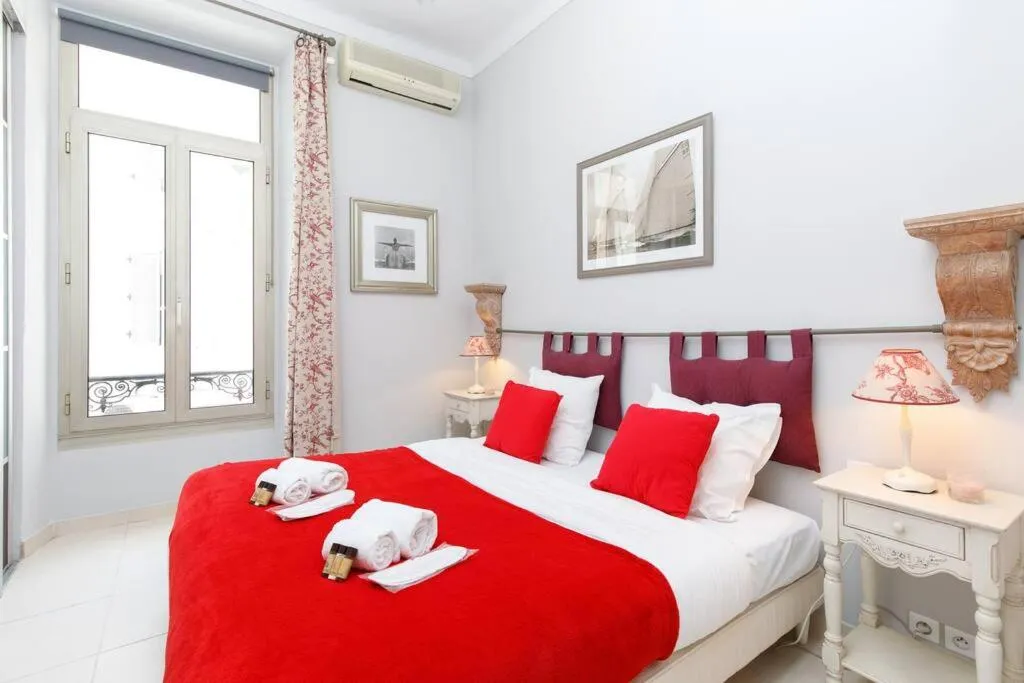 Image 1 of Morgana YourHostHelper