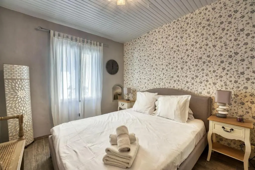 Image 4 of NEW 2-bed Central Cannes Apt