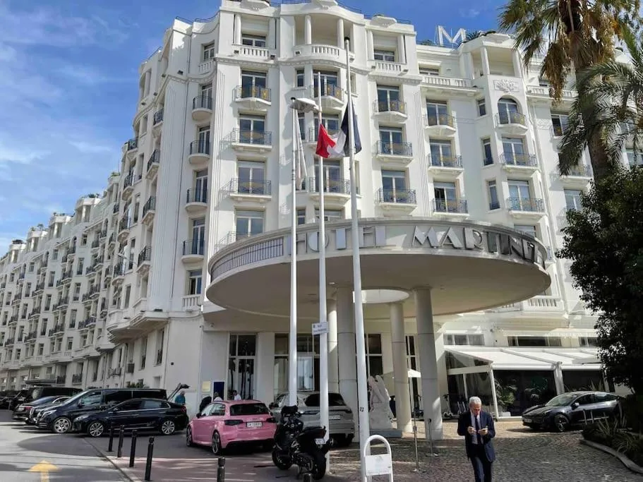 Image 5 of Plage luxe collé à l’hôtel Martinez